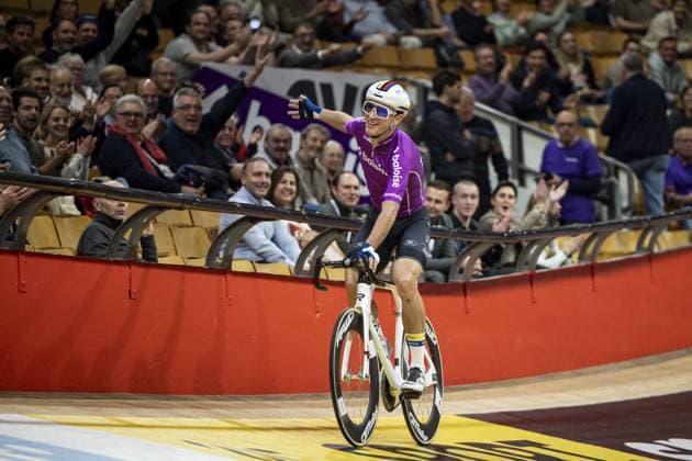 Belgian Lindsay De Vylder pictured in action during the first day of the Zesdaagse Vlaanderen-Gent six-day indoor Track cycling, Rad, Radsport, Bahnrad, Bahn event at the indoor cycling arena t Kuipke, Tuesday 12 November 2024, in Gent. DAVIDxPINTENS  x105265374x