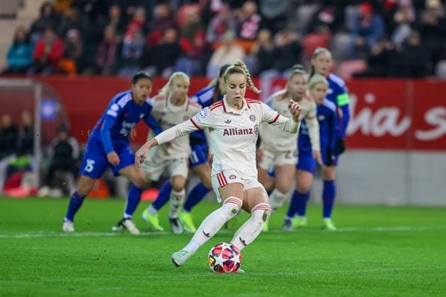 Penalty by Giulia Gwinn FC Bayern Muenchen, 07 , FC Bayern Muenchen vs Valerenga IF, Football, UEFA Women s Champions League, Group round, Matchday 3, 2024 2025 season, 12 11 2024, FC Bayern Muenchen vs Valerenga IF, Football, UEFA Women s Champions League, Group round, Matchday 3, 2024 2025 season, 12 11 2024 Muenchen Copyright: xEibner-Pressefoto JennixMaulx EP_JML