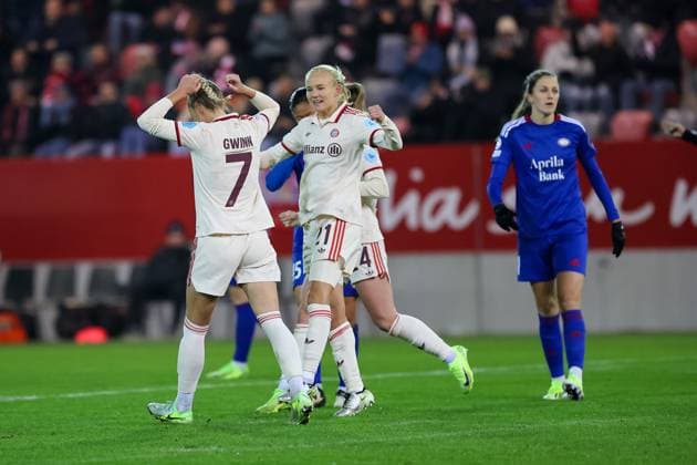 Celebration for the 2-0 goal from a Giulia Gwinn penalty FC Bayern Muenchen, 07 , Goal celebration, with Pernille Harder FC Bayern Muenchen, 21 , FC Bayern Muenchen vs Valerenga IF, Football, UEFA Women s Champions League, Group stage, Matchday 3, 2024 2025 season, 12 11 2024, FC Bayern Muenchen vs Valerenga IF, Football, UEFA Women s Champions League, Group stage, Matchday 3, 2024 2025 season, 12 11 2024 Muenchen Copyright: xEibner-Pressefoto JennixMaulx EP_JML