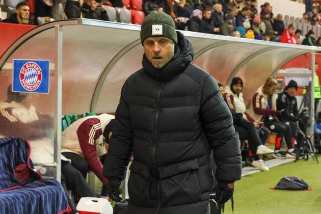 Alexander Straus FC Bayern Muenchen, Coach , FC Bayern Muenchen vs Valerenga IF, Football, UEFA Women s Champions League, Group Round, Matchday 3, Season 2024 2025, 12 11 2024, FC Bayern Muenchen vs Valerenga IF, Football, UEFA Women s Champions League, Group Round, Matchday 3, Season 2024 2025, 12 11 2024 Muenchen Copyright: xEibner-Pressefoto JennixMaulx EP_JML