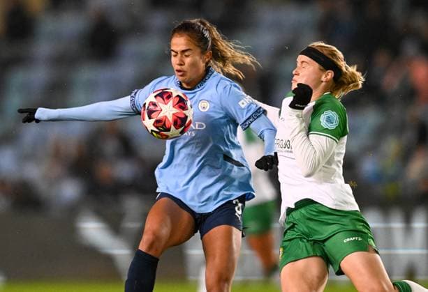 Manchester City Women v Hammarby Fotboll Women UEFA Womens Champions League Mary Fowler of Manchester City women and Julie Blakstad of Hammarby Fotboll Women during the UEFA Womens Champions League Group D match at Joie Stadium, Manchester UK Newspapers OUT Copyright: xKarlxVallantinex FIL-20930-0019