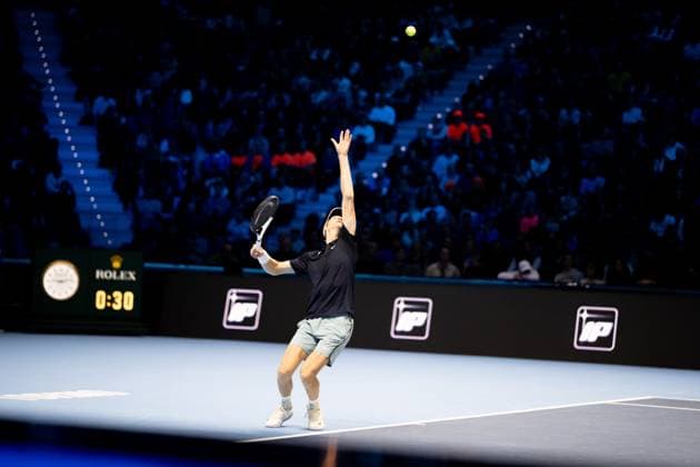Italy s Jannik Sinner& xa0;serves to United States Taylor Fritz& xa0; during the singles tennis match of the ATP, Tennis Herren World Tour Finals at the Inalpi Arena in Turin, Italy - - Tuesday, November 12, 2024.  Copyright: xMarcoxAlpozzi LaPressex