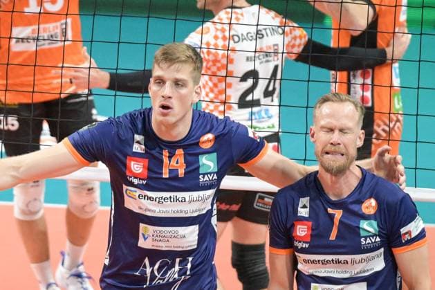 Berlin, Germany 12 November 2024 CL Volleyball 2024 2025 Berlin Recycling Volleys vs ACH Volley Ljubljana In the picture frustration at Ljubijana from left former Berlin player Saso Stalekar ACH Volley Ljubljana , Mikko Esko ACH Volley Ljubljana Copyright: xFotostandx xReuhlx