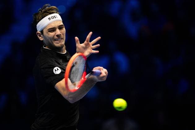 United States Taylor Fritz& xa0;returns the ball to Italy s Jannik Sinner during& xa0;their singles tennis match of the ATP, Tennis Herren World Tour Finals at the Inalpi Arena, in Turin, Italy - - Tuesday, November 12, 2024.  Copyright: xMarcoxAlpozzi LaPressex