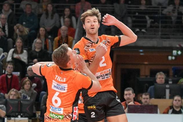 Berlin, Germany 12 November 2024 CL Volleyball 2024 2025 Berlin Recycling Volleys vs ACH Volley Ljubljana Pictured from left Johannes Tille BR Volleys , Matthew Knigge BR Volleys Copyright: xFotostandx xReuhlx