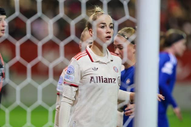 Giulia Gwinn FC Bayern Muenchen, 07 behind the goal net, FC Bayern Muenchen vs Valerenga IF, Football, UEFA Women s Champions League, group round, matchday 3, 2024 2025 season, 12 11 2024, FC Bayern Muenchen vs Valerenga IF, Football, UEFA Women s Champions League, group round, matchday 3, 2024 2025 season, 12 11 2024 Muenchen Copyright: xEibner-Pressefoto JennixMaulx EP_JML
