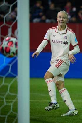 2024 25 UEFA Women™s Champions League FC Bayern Munich Women vs Valerenga Oslo, Croup C, Matchday 3, Season 2024 2025, FC Bayern Munich Women vs Valerenga Oslo, GER, 2024 11 12, FC Bayern Campus Munich, Goal by HARDER Pernille FC Bayern Munich 21 , sportworld Munich FC Bayern Campus Bayern Germany