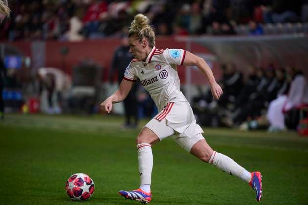 2024 25 UEFA Women™s Champions League FC Bayern Munich Women vs Valerenga Oslo, Croup C, Matchday 3, Season 2024 2025, FC Bayern Munich Women vs Valerenga Oslo, GER, 2024 11 12, FC Bayern Campus Munich, DALLMANN Linda FC Bayern Munich 10 , sportworld Munich FC Bayern Campus Bayern Germany