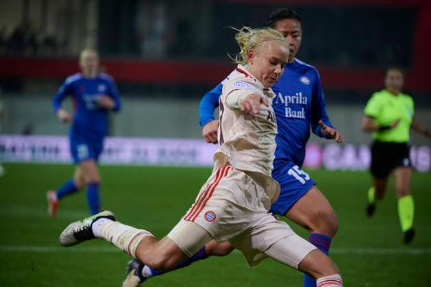 2024 25 UEFA Women™s Champions League FC Bayern Munich Women vs Valerenga Oslo, Croup C, Matchday 3, Season 2024 2025, FC Bayern Munich Women vs Valerenga Oslo, GER, 2024 11 12, FC Bayern Campus Munich, HARDER Pernille FC Bayern Munich 21 , TENNEBo Linn Valerenga Oslo 15 , sportworld Munich FC Bayern Campus Bayern Germany