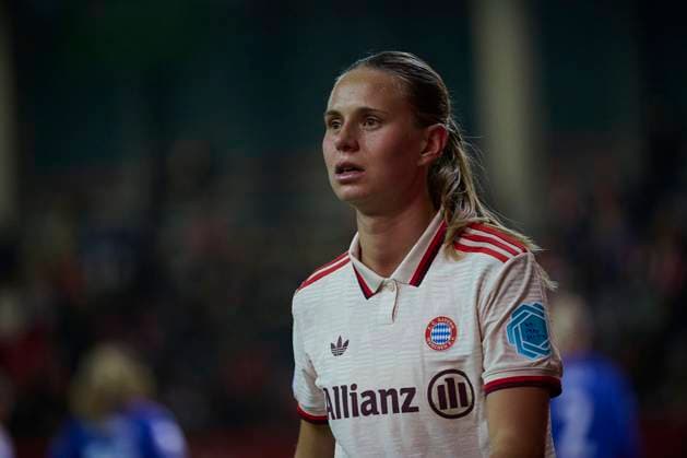 2024 25 UEFA Women™s Champions League FC Bayern Munich Women vs Valerenga Oslo, Croup C, Matchday 3, Season 2024 2025, FC Bayern Munich Women vs Valerenga Oslo, GER, 2024 11 12, FC Bayern Campus Munich, BÜHL Klara FC Bayern Munich 17 , sportworld Munich FC Bayern Campus Bayern Germany
