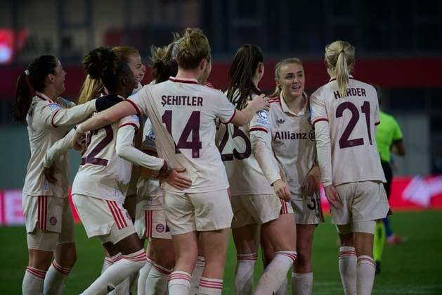 2024 25 UEFA Women™s Champions League FC Bayern Munich Women vs Valerenga Oslo, Croup C, Matchday 3, Season 2024 2025, FC Bayern Munich Women vs Valerenga Oslo, GER, 2024 11 12, FC Bayern Campus Munich, Cheering goal by ZADRAZIL Sarah FC Bayern Munich 25 , sportworld Munich FC Bayern Campus Bayern Germany