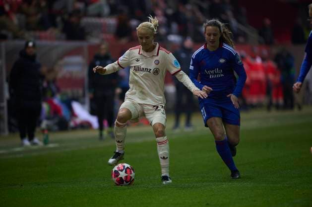 2024 25 UEFA Women™s Champions League FC Bayern Munich Women vs Valerenga Oslo, Croup C, Matchday 3, Season 2024 2025, FC Bayern Munich Women vs Valerenga Oslo, GER, 2024 11 12, FC Bayern Campus Munich, HARDER Pernille FC Bayern Munich 21 , sportworld Munich FC Bayern Campus Bayern Germany