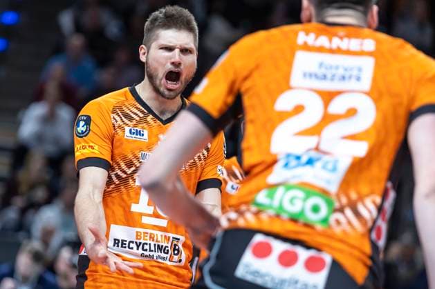 12 11 24, Berlin, Volleyball CEV Champions League, Men, Matchday 1, BR Volleys vs ACH Volley Ljubljana, Max Schmeling Halle Berlins Ruben Schott is happy about the point BR Volleys ACH Volley Ljubljana scored