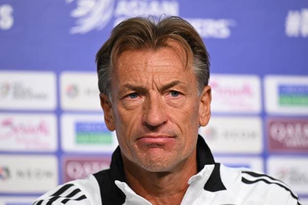 SOCCER WORLD CUP COACHES PRESSER, Saudi Arabia head coach Herve Renard speaking to media during a press conference, PK, Pressekonferenz ahead of the Australia v Saudi Arabia World Cup qualifier in Melbourne, Wednesday, November 13, 2024. ( NO ARCHIVING, EDITORIAL USE ONLY, NO USE IN BOOKS WITHOUT CONSENT MELBOURNE VICTORIA AUSTRALIA  Copyright: xJAMESxROSSx 20241113138965906460