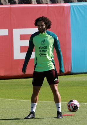 Mexico national team, Nationalteam Training Forward Cesar Huerta participates in a training session of the Mexican National Soccer Team before their Concacaf Nations League match against the Honduras National Team at the High Performance Center in Mexico City, Mexico, on November 12, 2024. MÃ xico City Mexico  Copyright: xJosexLuisxToralesx originalFilename:torales-notitle241112_npsXu.jpg