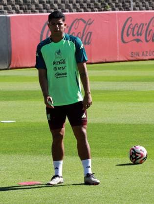 Mexico national team, Nationalteam Training Midfielder Victor Guzman participates in a training session of the Mexican National Soccer Team before their Concacaf Nations League match against the Honduras National Team at the High Performance Center in Mexico City, Mexico, on November 12, 2024. MÃ xico City Mexico  Copyright: xJosexLuisxToralesx originalFilename:torales-notitle241112_npYMq.jpg