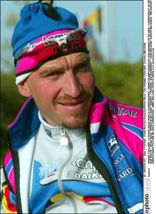 HASSELT ZOLDER, 11 10 2002 ROAD WORLD CHAMPIONSHIPS WERELDKAMPIOENSCHAP WIELRENNEN OP DE WEG CHAMPIONNAT DU MONDE DE CYCLISME SUR ROUTE ROAD RACE EPREUVE EN LIGNE WEGRIT TRAINING ENTRAINEMENT TEAM BELGIUM EQUIPE BELGIQUE BELGISCHE PLOEG LUDO DIERCKXSENS PICTURE BY NICO VEREECKEN & JIMMY BOLCINA PHOTO NEWS www.photonews.be HASSELT ZOLDER BELGIUM  Copyright: xBolcina-Vereeckenx NVPN111002_016.jpg LUDO DIERCKXSENS