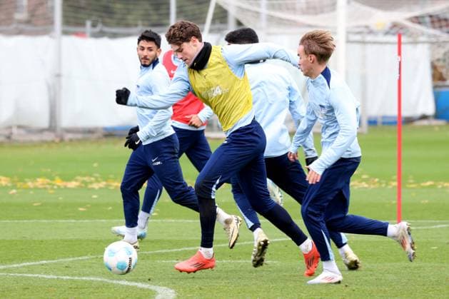 DEU, DFL, 2 FBL Hertha BSC, Training, 13 11 2024, Sportforum, Berlin, DEU, DFL, 2 FBL Hertha BSC, Training, im Bild Pascal Klemens Hertha BSC Berlin 41 DFL regulations prohibit any use of Photographs as image sequences and or quasi video Foto Juergen Engler nordphoto GmbH nordphotoxGmbHx xEngler nph00076