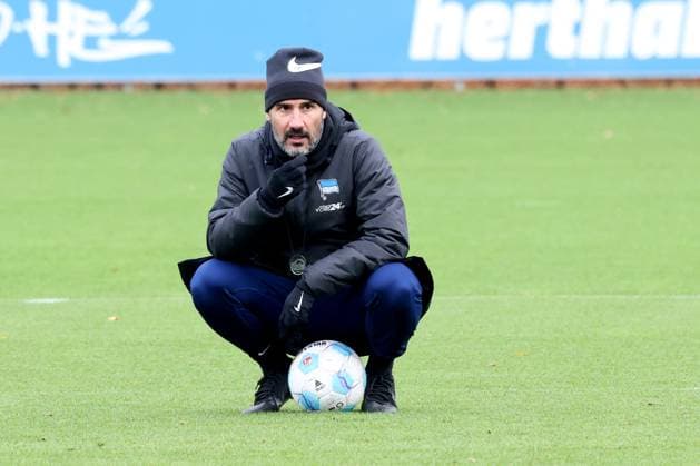 DEU, DFL, 2 FBL Hertha BSC, Training, 13 11 2024, Sportforum, Berlin, DEU, DFL, 2 FBL Hertha BSC, Training, im Bild Cheftrainer Cristian Fiel Hertha BSC Berlin DFL regulations prohibit any use of Photographs as image sequences and or quasi video Foto Juergen Engler nordphoto GmbH nordphotoxGmbHx xEngler nph00076