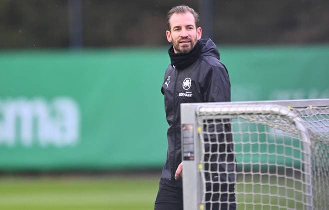 13 11 2024 Soccer 2 Bundesliga Season 2024 2025 SpVgg Greuther Fürth Fuerth Kleeblatt Training xwoxzix Jan Siewert Coach SpVgg Greuther Fürth