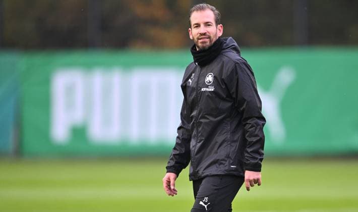 13 11 2024 Soccer 2 Bundesliga Season 2024 2025 SpVgg Greuther Fürth Fuerth Kleeblatt Training xwoxzix Jan Siewert Coach SpVgg Greuther Fürth