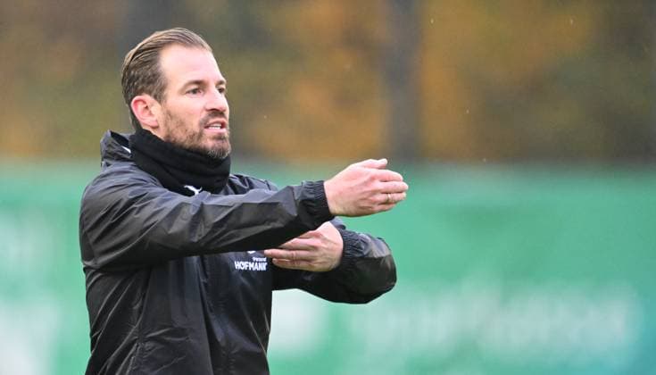 13 11 2024 Soccer 2 Bundesliga Season 2024 2025 SpVgg Greuther Fürth Fuerth Kleeblatt Training xwoxzix Jan Siewert Coach SpVgg Greuther Fürth