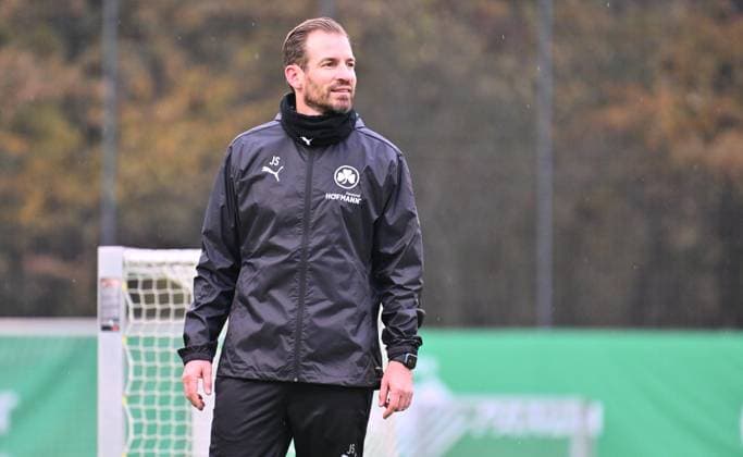 13 11 2024 Soccer 2 Bundesliga Season 2024 2025 SpVgg Greuther Fürth Fuerth Kleeblatt Training xwoxzix Jan Siewert Coach SpVgg Greuther Fürth