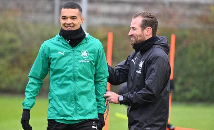 13 11 2024 Soccer 2 Bundesliga Season 2024 2025 SpVgg Greuther Fürth Fuerth Kleeblatt Training xwoxzix Maximilian Solomon Dietz 33, SpVgg Greuther Fürth Jan Siewert Coach SpVgg Greuther Fürth