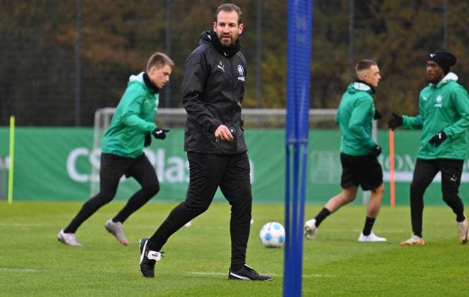 13 11 2024 Soccer 2 Bundesliga Season 2024 2025 SpVgg Greuther Fürth Fuerth Kleeblatt Training xwoxzix Jan Siewert Coach SpVgg Greuther Fürth