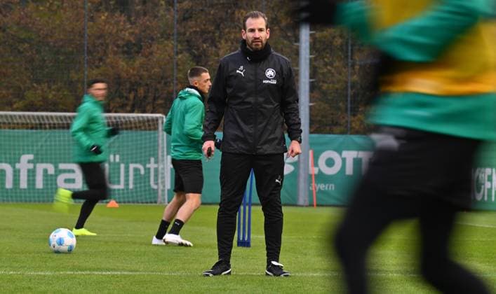 13 11 2024 Soccer 2 Bundesliga Season 2024 2025 SpVgg Greuther Fürth Fuerth Kleeblatt Training xwoxzix Jan Siewert Coach SpVgg Greuther Fürth