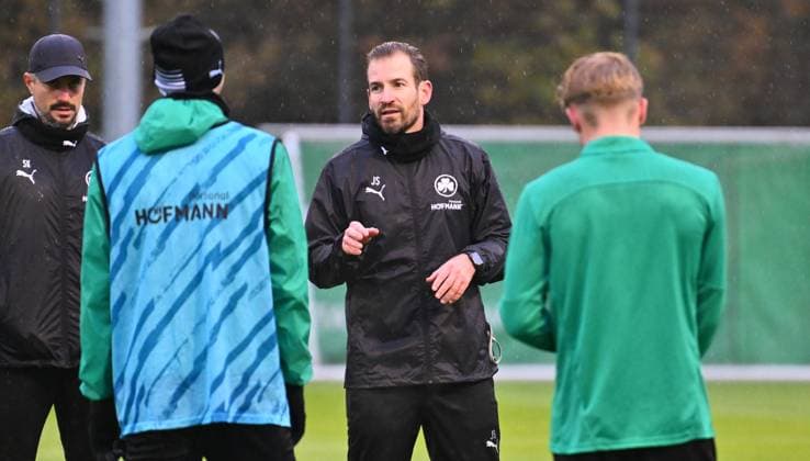 13 11 2024 Soccer 2 Bundesliga Season 2024 2025 SpVgg Greuther Fürth Fuerth Kleeblatt Training xwoxzix Jan Siewert Coach SpVgg Greuther Fürth