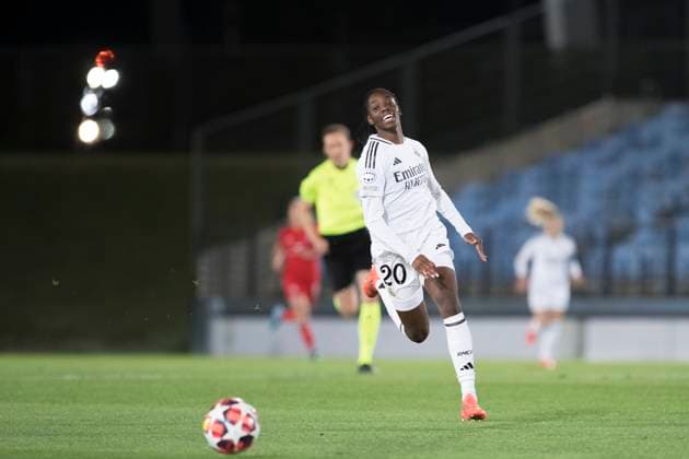 UEFA Women s Champions League - Real Madrid vs FC Twente MADRID, SPAIN -November 13: Linda Caicedo of Real Madrid women in action during the UEFA Women s Champions League match between Real Madrid and FC Twente at Alfredo Di Stefano stadium in Madrid. (Photo by Guillermo Martinez) Madrid Alfredo Di Stefano Stadium Spain Copyright: xGuillermoxMartinezx