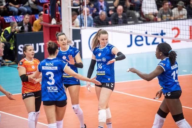 Roosa Koskelo Allianz MTV Stuttgart, 01 , Milana Bozic Allianz MTV Stuttgart, 03 , Maria Segura Palleres Allianz MTV Stuttgart, 33 , Kelsey Veltmann Allianz MTV Stuttgart, 14 and Krystal Rivers Allianz MTV Stuttgart, 13 disappointed looks GER, Allianz MTV Stuttgart vs Savino Del Bene Scandicci, Volleyball, CEV Volleyball Champions League, VCL, main round, 2024 2025 season, 13 11 2024 GER, Allianz MTV Stuttgart vs Savino Del Bene Scandicci, Volleyball, CEV Volleyball Champions League, VCL, main round, 2024 2025 season, 13 11 2024 Stuttgart Copyright: xSandyxDinkelackerx EP_SDR