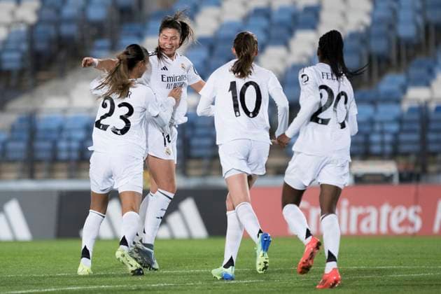 Sport Bilder des Tages UEFA Women s Champions League - Real Madrid vs FC Twente MADRID, SPAIN -November 13: Several player of Real Madrid celebrates a goal during the UEFA Women s Champions League match between Real Madrid and FC Twente at Alfredo Di Stefano stadium in Madrid. (Photo by Guillermo Martinez) Madrid Alfredo Di Stefano Stadium Spain Copyright: xGuillermoxMartinezx
