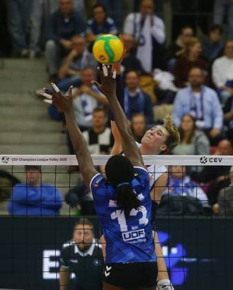 Stuttgart , Volleyball CEV Champions League , Allianz MTV Stuttgart vs Savino Del Bene Scandicci , from behind Ekaterina Antropva Scandicci Krystal Rivers Stgt