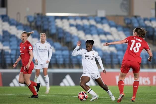 UEFA Women s Champions League - Real Madrid vs FC Twente MADRID, SPAIN -November 13: Linda Caicedo of Real Madrid women in action during the UEFA Women s Champions League match between Real Madrid and FC Twente at Alfredo Di Stefano stadium in Madrid. (Photo by Guillermo Martinez) Madrid Alfredo Di Stefano Stadium Spain Copyright: xGuillermoxMartinezx