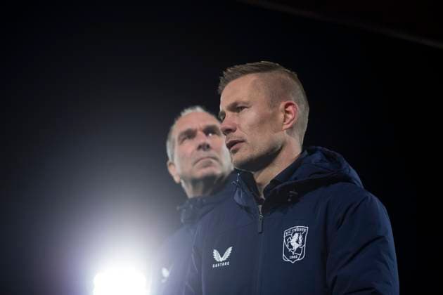 UEFA Women s Champions League - Real Madrid vs FC Twente MADRID, SPAIN -November 13: Head coach of FC Twente Joran Pot during the UEFA Women s Champions League match between Real Madrid and FC Twente at Alfredo Di Stefano stadium in Madrid. (Photo by Guillermo Martinez) Madrid Alfredo Di Stefano Stadium Spain Copyright: xGuillermoxMartinezx