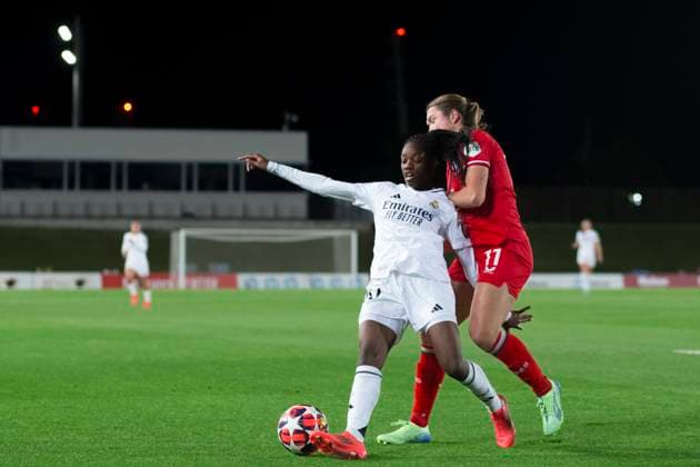 UEFA Women s Champions League - Real Madrid vs FC Twente MADRID, SPAIN -November 13: Linda Caicedo of Real Madrid women and Amanda Andradottir of FC Twente during the UEFA Women s Champions League match between Real Madrid and FC Twente at Alfredo Di Stefano stadium in Madrid. (Photo by Guillermo Martinez) Madrid Alfredo Di Stefano Stadium Spain Copyright: xGuillermoxMartinezx