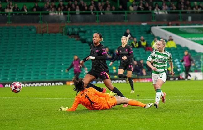 Murphy Agnew of Celtic beats Zecira Musovic of Chelsea to give Celtic a 1-0 lead. Celtic Women v Chelsea Women, UEFA Women s Champions League, Group B, Football, New Celtic Park, Glasgow, Scotland, UK - 13 Nov 2024 EDITORIAL USE ONLY No use with unauthorised audio, video, data, fixture lists, club league logos or live services. Online in-match use limited to 120 images, no video emulation. No use in betting, games or single club league player publications. Copyright: xStuartxWallace Shutterstockx 14902036a