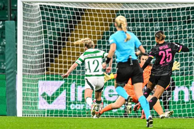Celtic Women v Chelsea Women UEFA Womens Champions League Murphy Agnew of Celtic Women scores their sides first goal of the match during the UEFA Womens Champions League Group B match at Celtic Park, Glasgow UK Newspapers OUT Copyright: xJamiexJohnstonx FIL-20931-0038