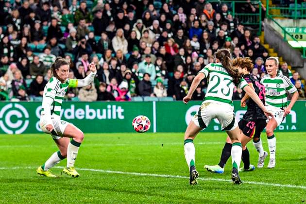 Celtic Women v Chelsea Women UEFA Womens Champions League Maika Hamano of Chelsea Women scores their sides first goal of the match during the UEFA Womens Champions League Group B match at Celtic Park, Glasgow UK Newspapers OUT Copyright: xJamiexJohnstonx FIL-20931-0041