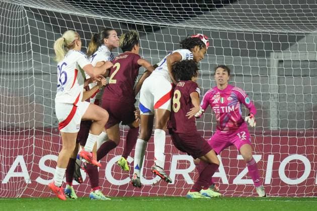 Olympique Lyonnais Wendie Renard during the Uefa Women s Champions League Group A soccer match between Roma and Olympique Lyonnais at the Rome s Tre Fontane stadium, Italy - Wednesday November 13, 2024 - Soccer ( Photo by Alfredo Falcone LaPresse )  Copyright: xAlfredoxFalcone LaPressex
