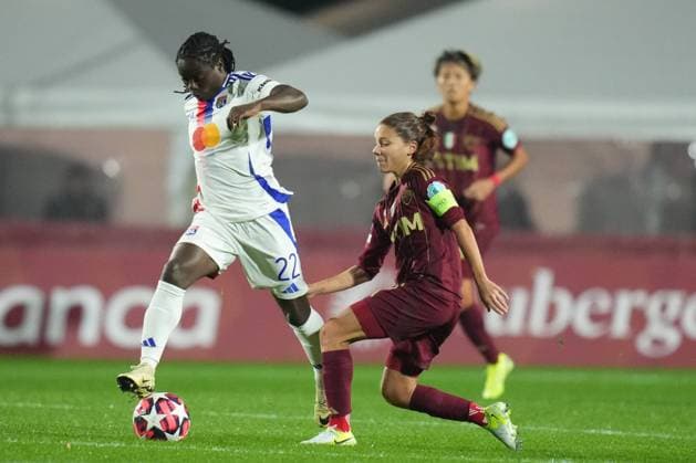 Olympique Lyonnais Tabitha Chawinga Roma s Manuela Giuliano during the Uefa Women s Champions League Group A soccer match between Roma and Olympique Lyonnais at the Rome s Tre Fontane stadium, Italy - Wednesday November 13, 2024 - Soccer ( Photo by Alfredo Falcone LaPresse )  Copyright: xAlfredoxFalcone LaPressex
