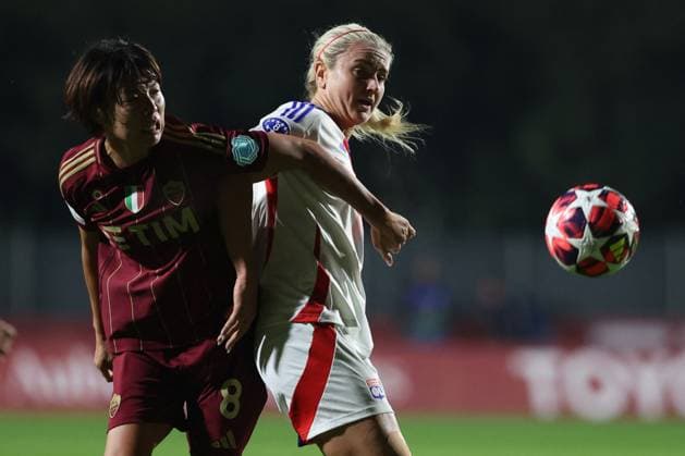 CALCIO - Champions League Women - Roma Women vs Lyon Rome, Italy 13.11.2024: dSaki Kumagai of Roma, Lindsey Horan of Lyonnais uring the UEFA Women s Champions League 2024-2025 football match between As Roma Womenâ??s vs Olympique Lyonnais womenâ??s at Tre Fontane stadium in Rome. Rome Italy  Copyright: xIPAxSport ABACAx
