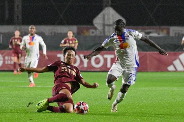 CALCIO - Champions League Women - Roma Women vs Lyon Olympique Lyonnais Tabitha Chawinga and AS Roma s Moeka Minami during the UEFA Womenâ??s Champions League 2024 25 group stage group A match between AS Roma Women vs Olympique Lyonnais at the Tre Fontane stadium Rome on 13 November 2024. Rome Italy  Copyright: xIPAxSport ABACAx
