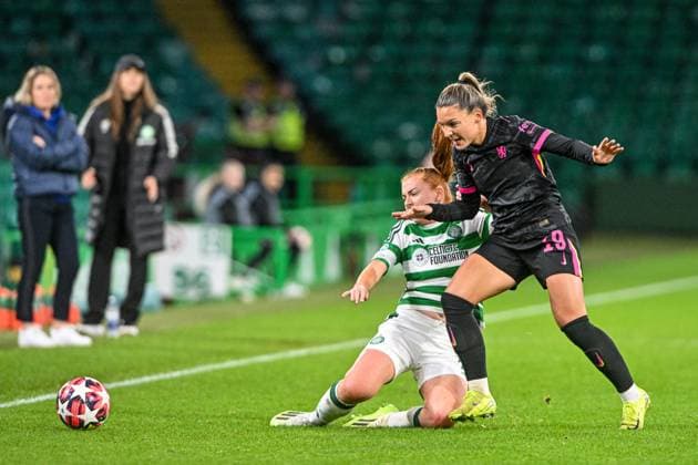 Celtic Women v Chelsea Women UEFA Womens Champions League Colette Cavanagh of Celtic Women and Johanna Rytting Kaneryd of Chelsea Women during the UEFA Womens Champions League Group B match at Celtic Park, Glasgow UK Newspapers OUT Copyright: xJamiexJohnstonx FIL-20931-0120