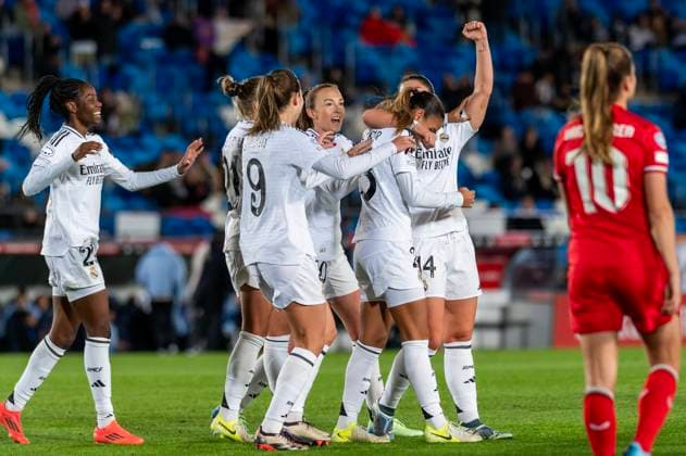 November 13, 2024, Valdebebas, Madrid, Spain: REAL MADRID 14 player MARoÂA Mo°NDEZ scoring her first goal of the match and her team s second goal..The WomenÃ‚Â s Champions League, football match played between REAL MADRID FEMENINO and FOOTBALL CLUB TWENTE at Stadium Alfredo Di Stefano on November 13, 2024, in Madrid, Spain. Valdebebas Spain - ZUMAc312 20241113_zsp_c312_048 Copyright: xOscarxManuelxSanchezx