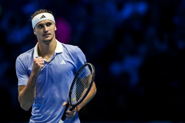 Nitto ATP, Tennis Herren Finals - Day Four Alexander Zverev of Germany celebrates the victory at the end of his round robin singles match against Casper Ruud of Norway during day four of the Nitto ATP Finals. Alexander Zverev won the match 7-6(3), 6-3. Turin Italy Copyright: xNicolòxCampox