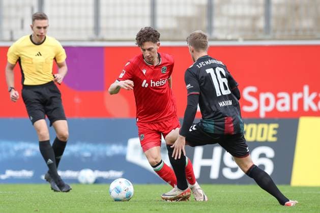 14 11 2024, xtgx, football test match, Hannover 96 1 FC Magdeburg emspor, v l Jannik Rochelt Hannover, 10 , Marcus Mathisen Magdeburg, 16 duel, fight, tackle DFL DFB REGULATIONS PROHIBIT ANY USE OF PHOTOGRAPHS as IMAGE SEQUENCES and or QUASI VIDEO Hannover