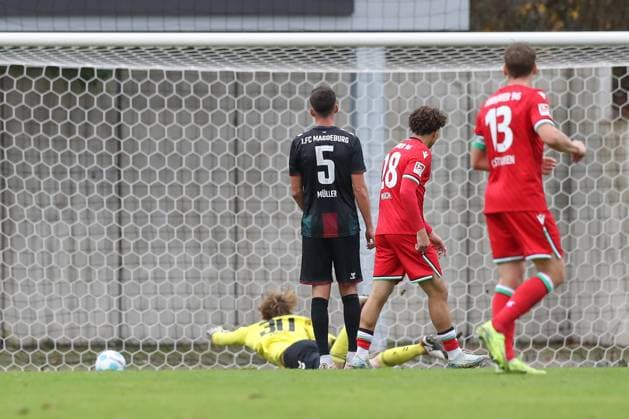 14 11 2024, xtgx, football test match, Hannover 96 1 FC Magdeburg emspor, v l goal to 2 2 by Jessic Ngankam Hannover, 7 DFL DFB REGULATIONS PROHIBIT ANY USE OF PHOTOGRAPHS as IMAGE SEQUENCES and or QUASI VIDEO Hannover